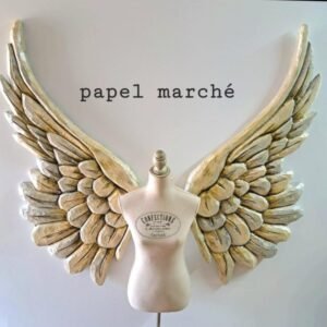 Alas de papel Mache