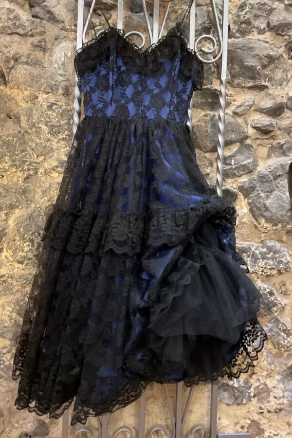 Vestido de Caroline Walker London